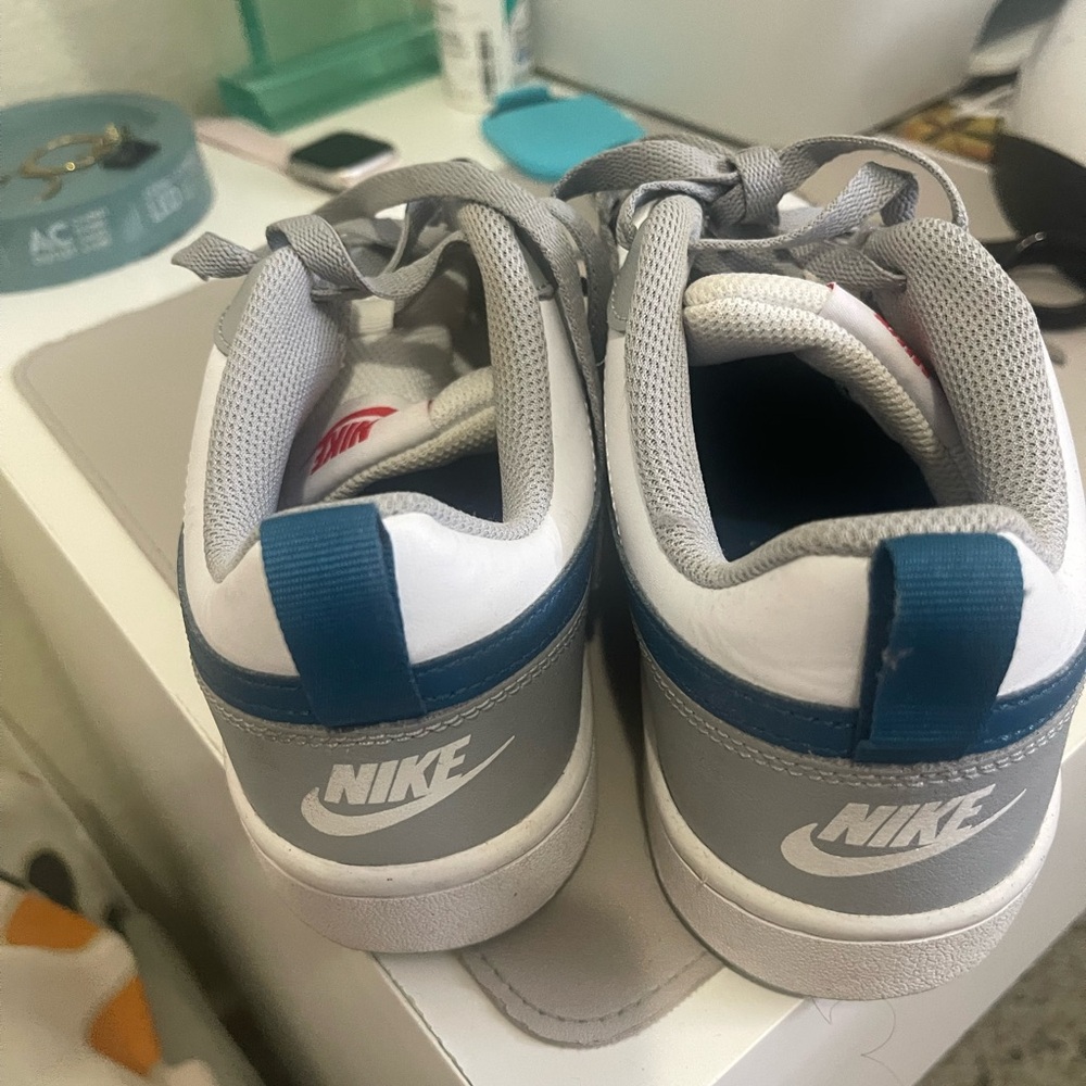 NIKE SNEAKERS - Picture 2 of 3